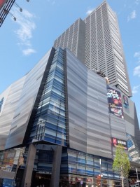新宿東宝ビル（新宿コマ劇場跡地）の写真