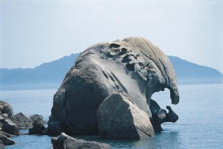 象岩