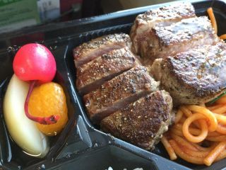 「ムライヒロコ」さんからの投稿写真＠十勝ワイン漬ステーキ辨當