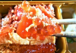 「SumioC57」さんからの投稿写真＠こぼれいくら！サーモンちらし