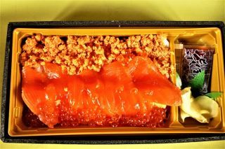 「SumioC57」さんからの投稿写真＠こぼれいくら！サーモンちらし