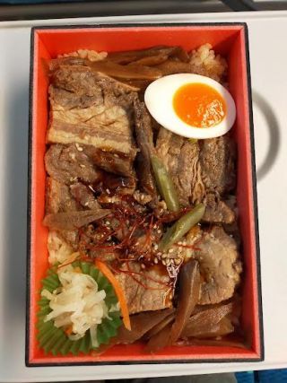 「たけ」さんからの投稿写真＠厚切り黒豚角煮弁当