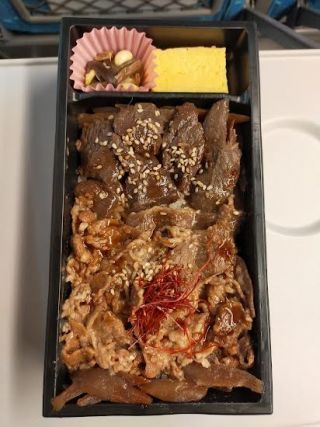「たけ」さんからの投稿写真＠牛ハラミ焼肉と牛カルビ焼肉弁当