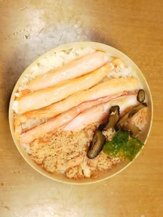 「たけ」さんからの投稿写真＠紅の蟹弁当