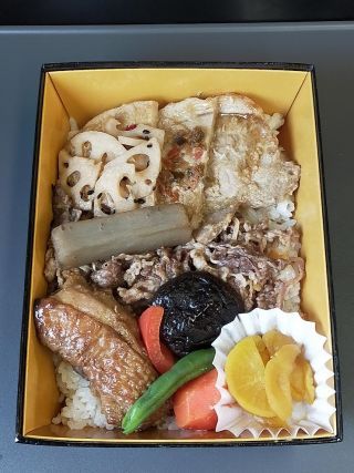 「たけ」さんからの投稿写真＠東京肉三昧弁当