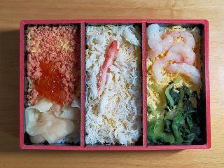 「たけ」さんからの投稿写真＠甘えび・かに・いくら弁当