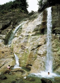 Kawarage Oyutaki Falls