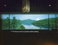 Hakone Lake Ashino Narukawa Art Museum