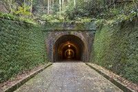 宇津ノ谷隧道（明治トンネル）の写真
