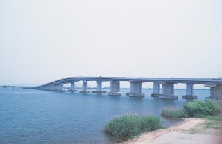 琵琶湖大橋の写真