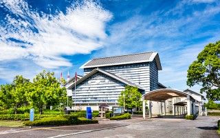 高知県立美術館