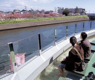 河津三郎の足湯処の写真