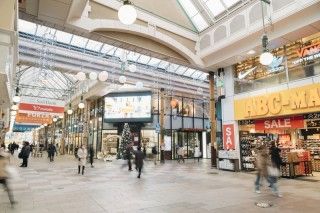 浜の町アーケードの写真