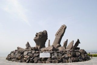 赤水展望広場「叫びの肖像」の写真