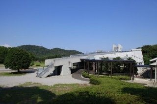 八雲立つ風土記の丘資料館