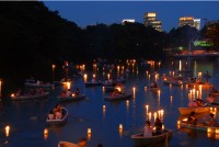 「皇居千鳥ヶ淵 灯ろう流し ー千代田区納涼の夕べー」開催