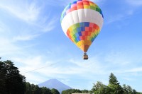 【山梨・河口湖】夏の最後の思い出に！「富士すばるランド」で熱気球搭乗体験が8月28日(金)・30日(日)開催
