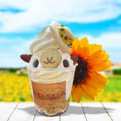 ANI CAFÉ 麦わらアルパカソフト