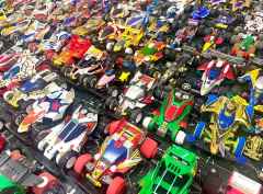 歴代ミニ四駆・パッケージ原画・ヒストリー展示