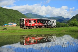 京都鉄道博物館で若桜鉄道「隼ラッピング列車」を特別展示