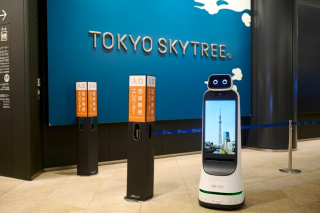 東京スカイツリー(R)で初のロボットによるお客さま案内誘導の実証実験を実施。