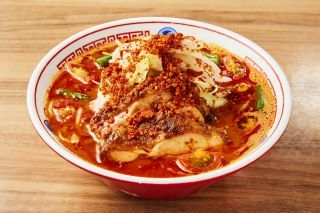 「スパイシーチリトマトラーメン with 窯焼きタンドリーチキン」そらのいろ NIPPON