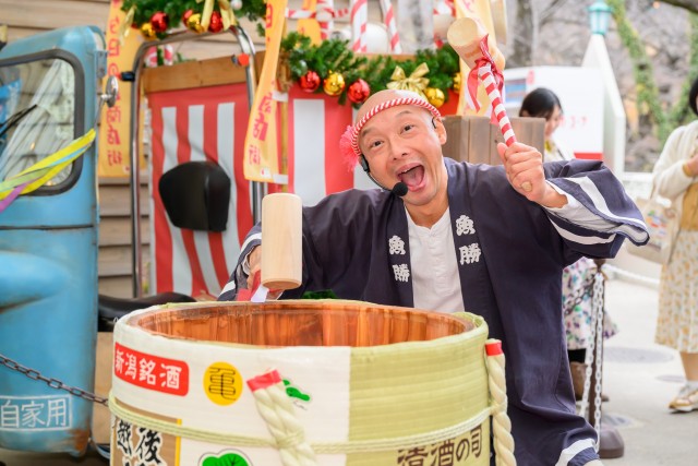 「年の瀬！お餅つき」に「鏡開き・ふるまい酒」！『西武園ゆうえんち年末年始イベント』