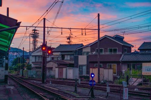 夕暮れ時の大井川本線 新金谷駅付近