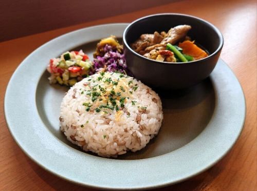 博淑屋のサムゲタンキットで作る参鶏湯スープカレー（仮名）