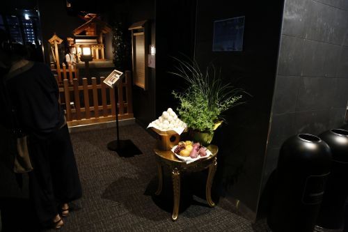 メインデッキに飾られた「お団子」や「ススキ」※装飾イメージ