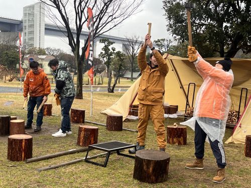 薪割りレクチャーの様子