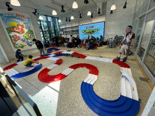 3レーンレースの様子(イメージ)