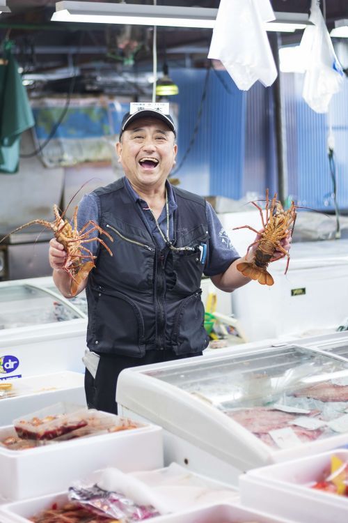 知識豊富な魚介のプロに相談もできる