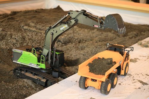 新登場：重機ラジコンスペース